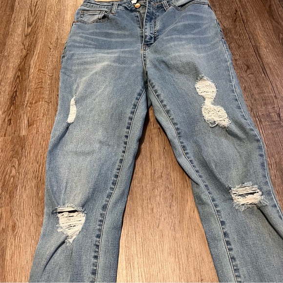 Forever 21 High Rise Ripped Skinny Jeans - Picture 2 of 6